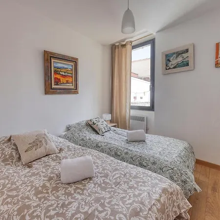 Apartment Le Cocon Cavet T3 Coeur Village Marche & Port *